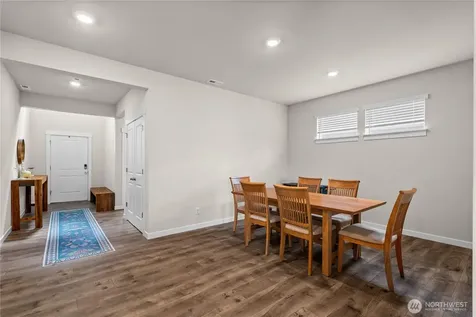 17512 Crossing Drive E Puyallup WA 98374