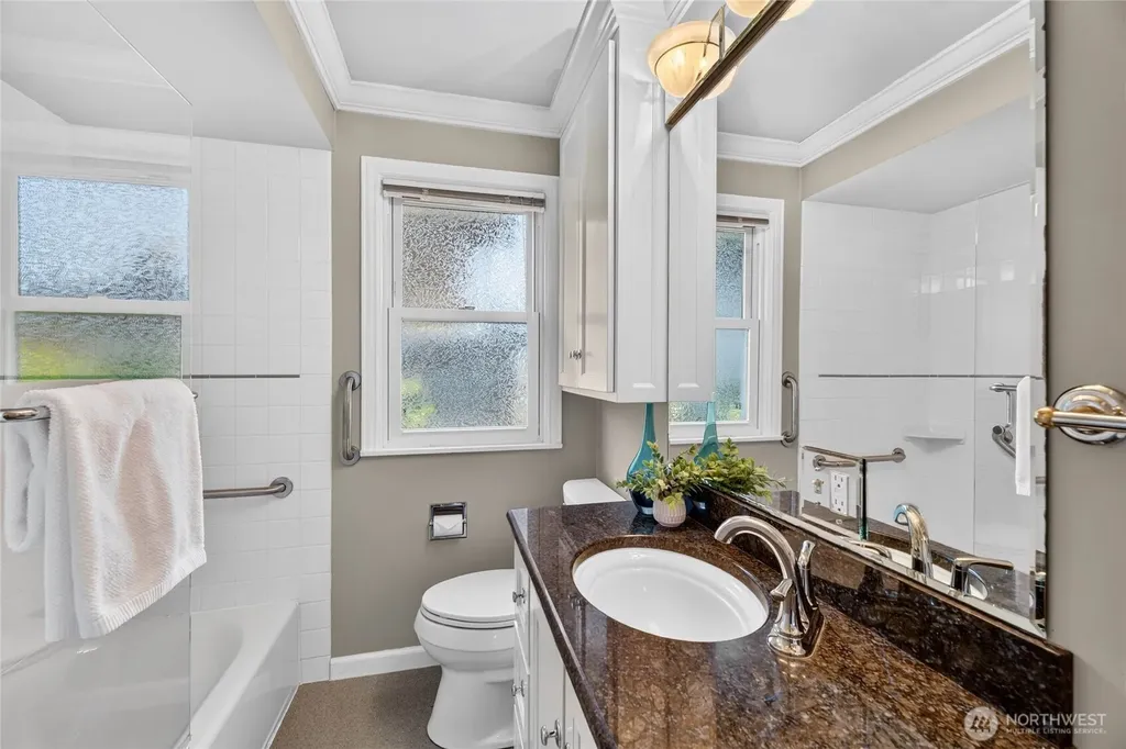 6046 50th Avenue SW Seattle WA 98136
