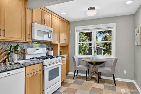 6046 50th Avenue SW Seattle WA 98136