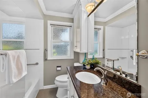 6046 50th Avenue SW Seattle WA 98136