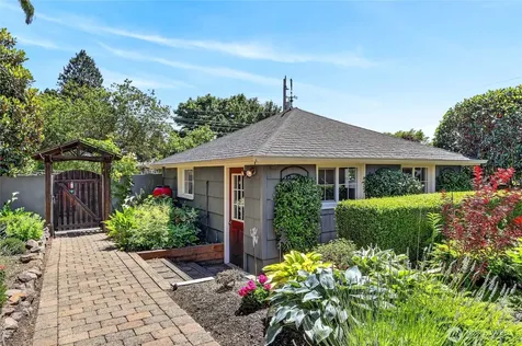 6046 50th Avenue SW Seattle WA 98136