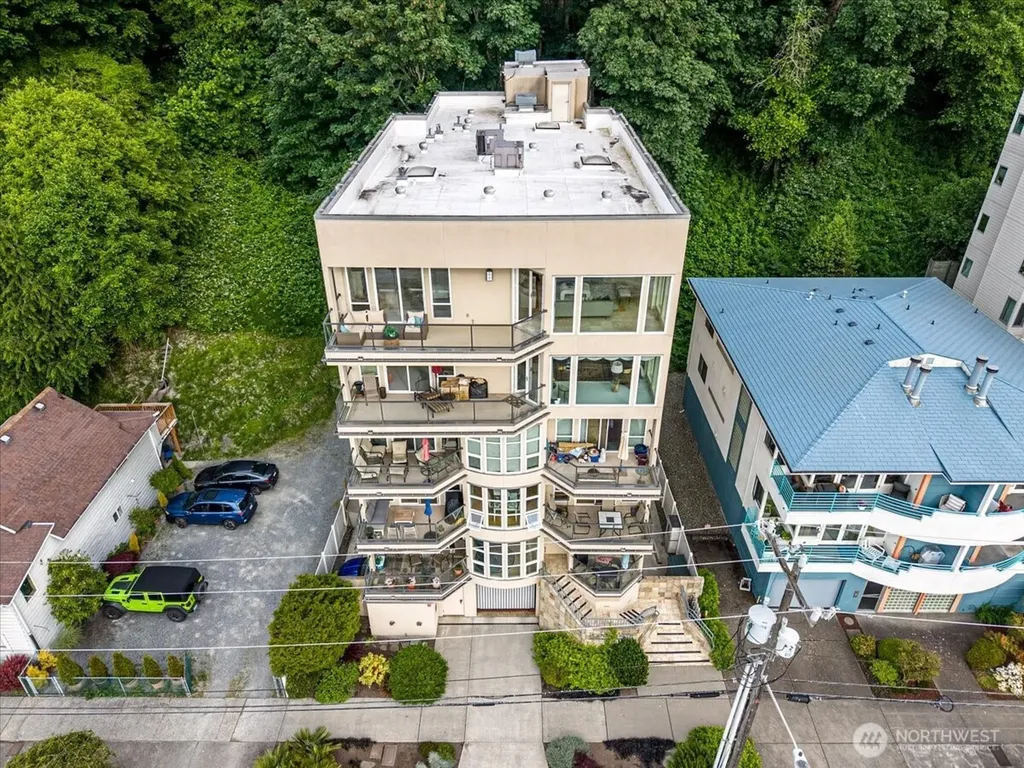 1338 Alki Avenue SW Seattle WA 98116