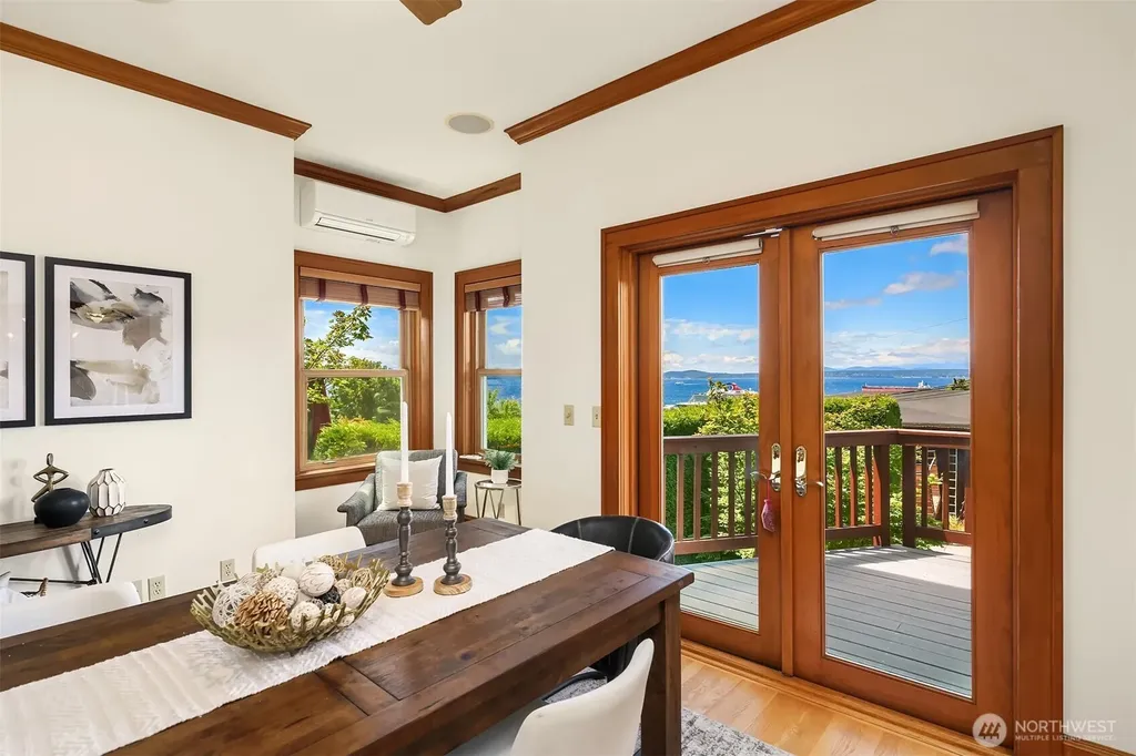 1411 10th Avenue W Seattle WA 98119