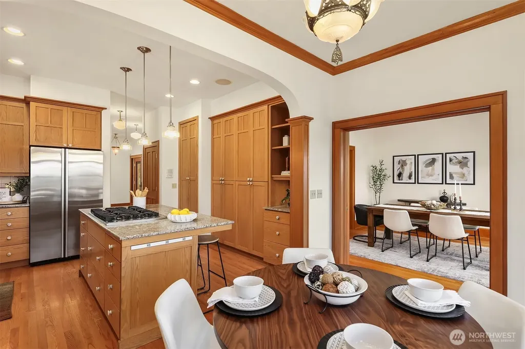 1411 10th Avenue W Seattle WA 98119