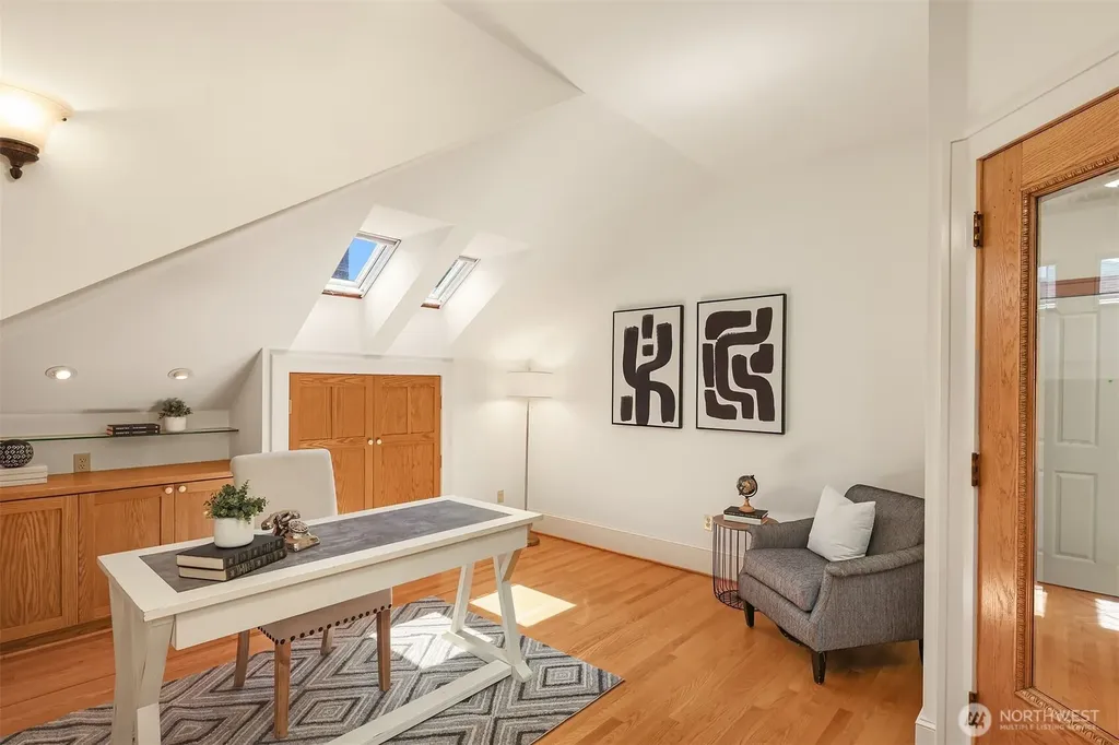 1411 10th Avenue W Seattle WA 98119
