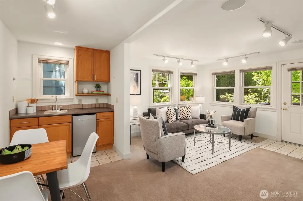 1411 10th Avenue W Seattle WA 98119