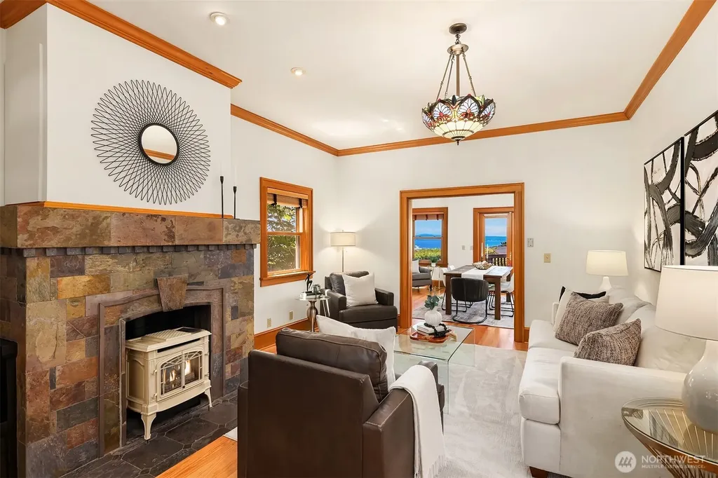 1411 10th Avenue W Seattle WA 98119