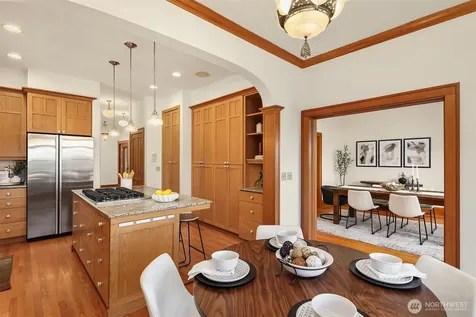 1411 10th Avenue W Seattle WA 98119
