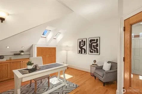 1411 10th Avenue W Seattle WA 98119