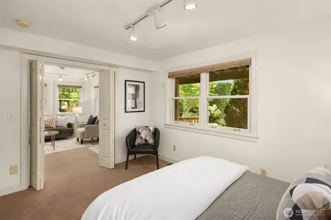 1411 10th Avenue W Seattle WA 98119