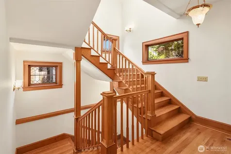1411 10th Avenue W Seattle WA 98119