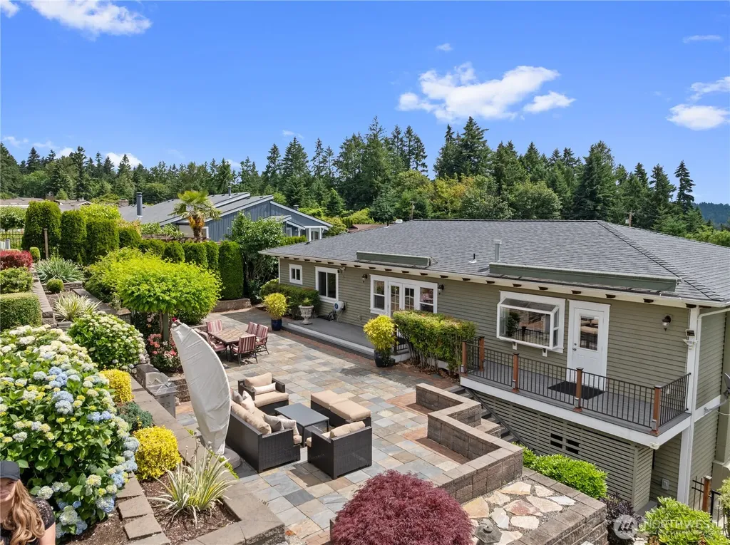 413 174th Place NE Bellevue WA 98008