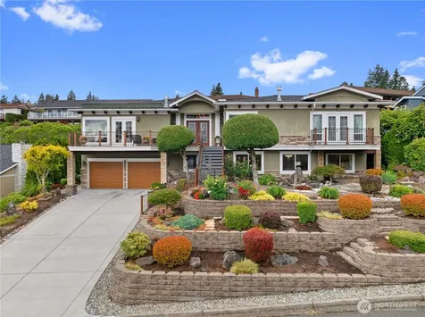 413 174th Place NE Bellevue WA 98008