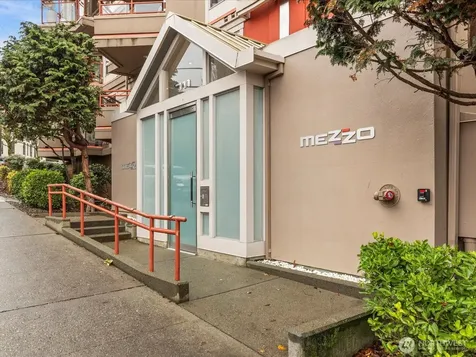 711 E Denny Way Seattle WA 98122