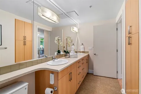1700 N Northlake Way Seattle WA 98103