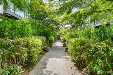 1700 N Northlake Way Seattle WA 98103