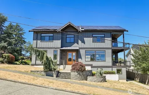 2460 W Lynn Street Seattle WA 98199