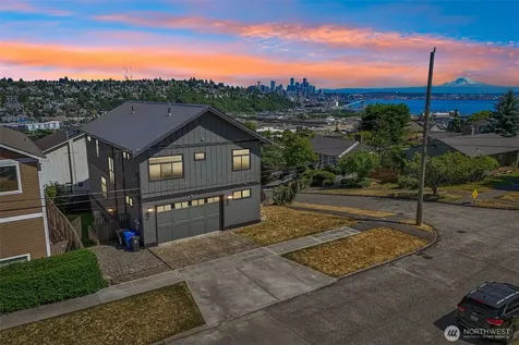 2460 W Lynn Street Seattle WA 98199
