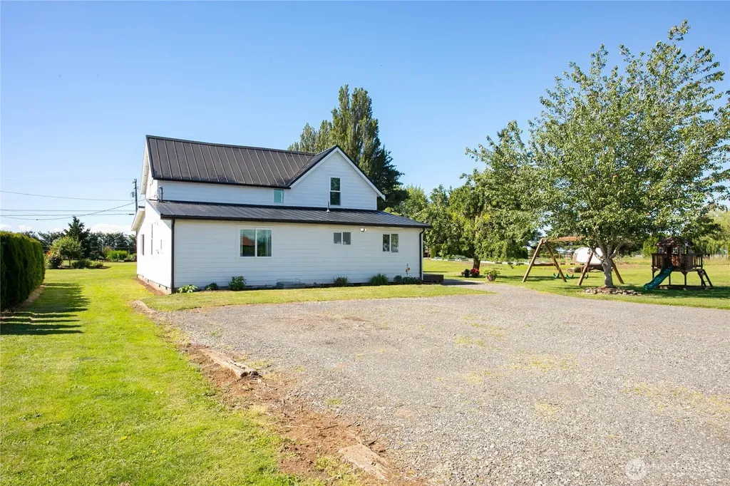 2654 Halverstick Road Lynden WA 98264