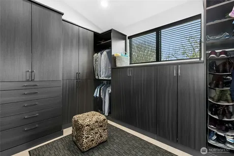70 Cascade Key Bellevue WA 98006