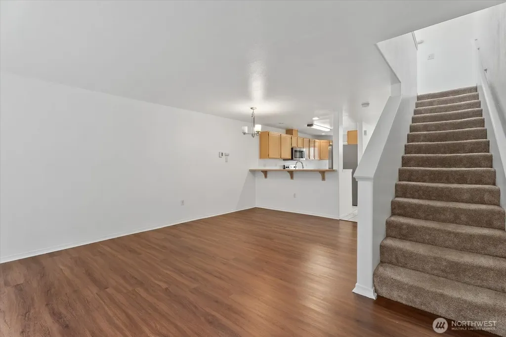 933 4th Avenue N Kent WA 98032