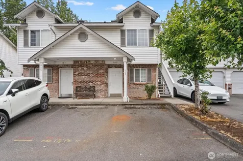 933 4th Avenue N Kent WA 98032