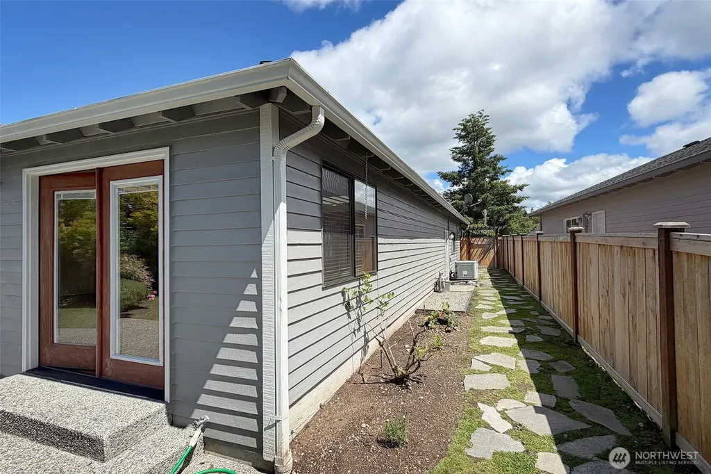 6335 114th Avenue SE Bellevue WA 98006
