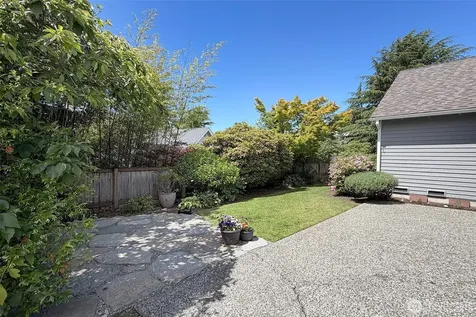 6335 114th Avenue SE Bellevue WA 98006