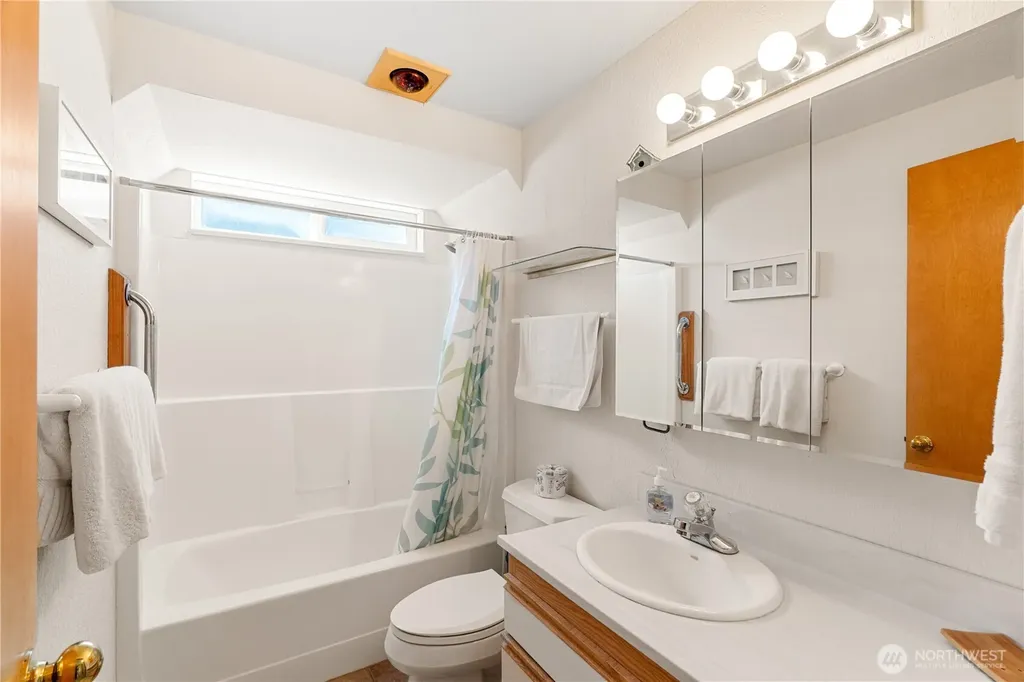 21 Mccullough Road Copalis Beach WA 98535