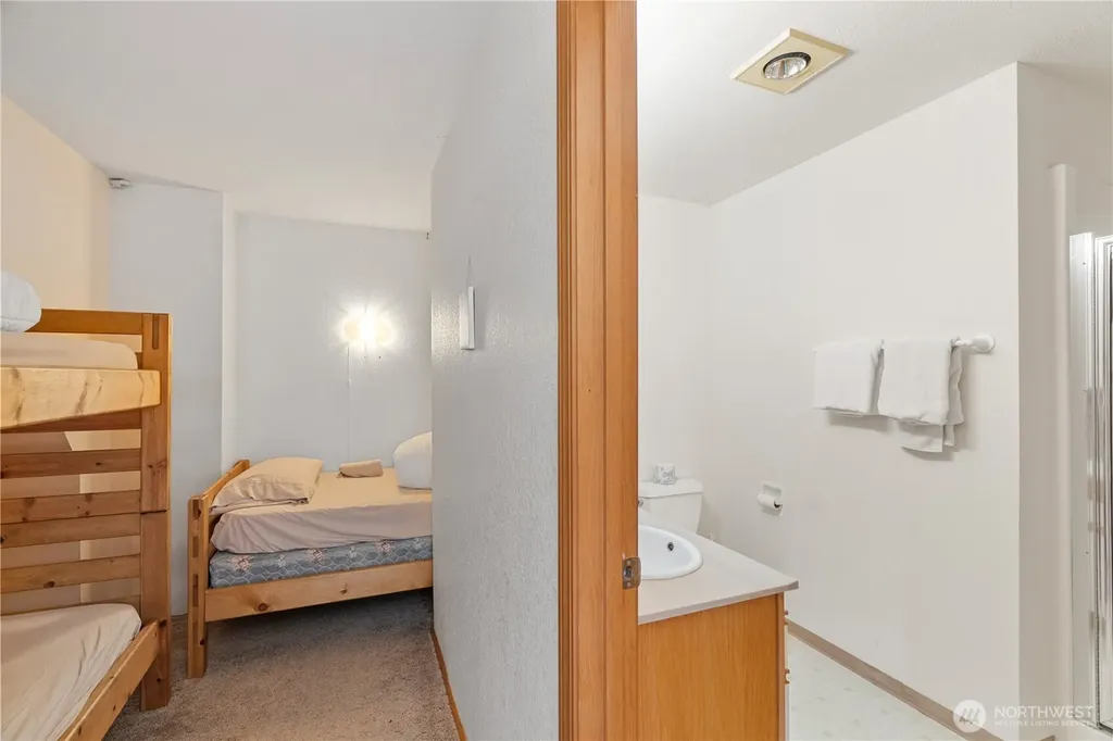 21 Mccullough Road Copalis Beach WA 98535