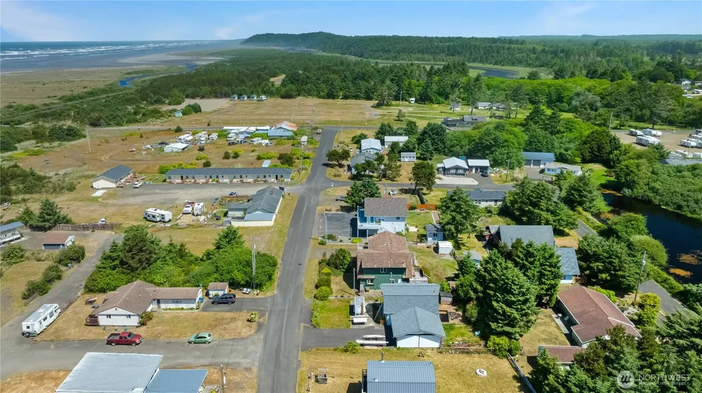 21 Mccullough Road Copalis Beach WA 98535