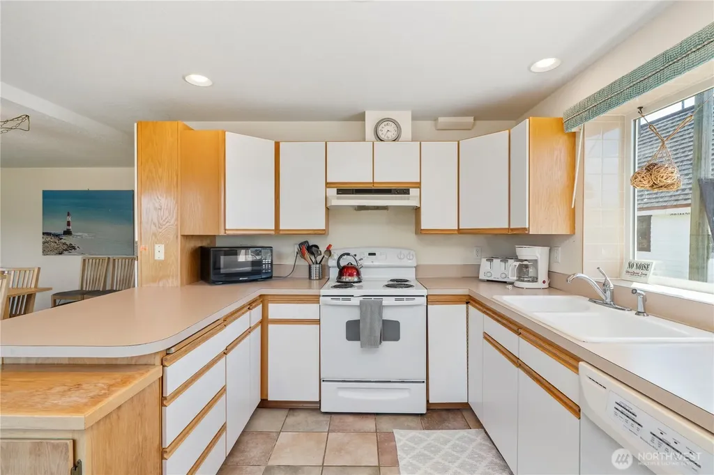21 Mccullough Road Copalis Beach WA 98535