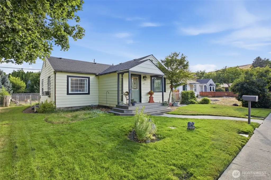 346 7th Ave SW Ephrata WA 98823