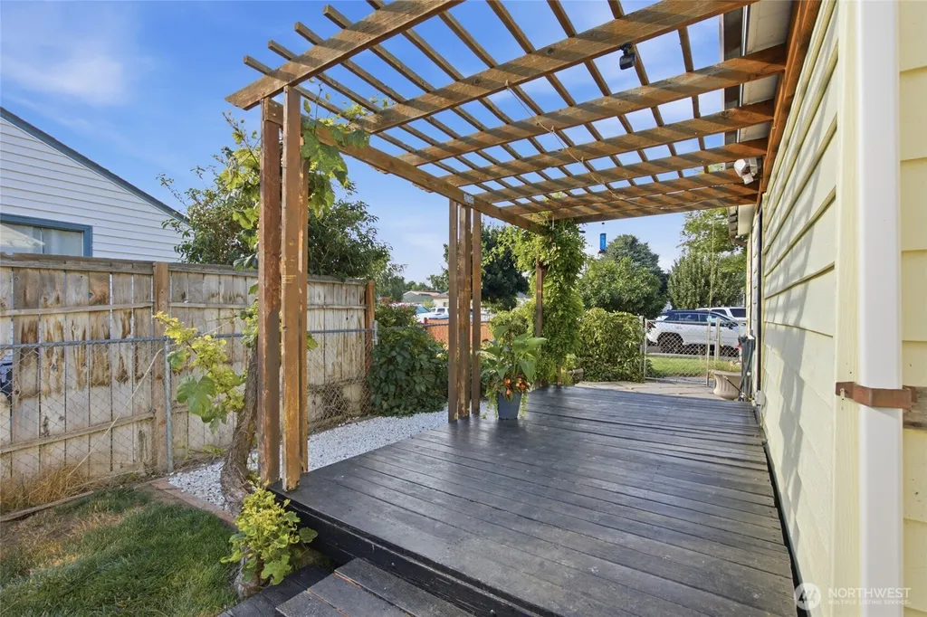 346 7th Ave SW Ephrata WA 98823