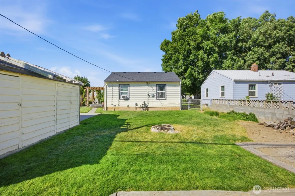 346 7th Ave SW Ephrata WA 98823