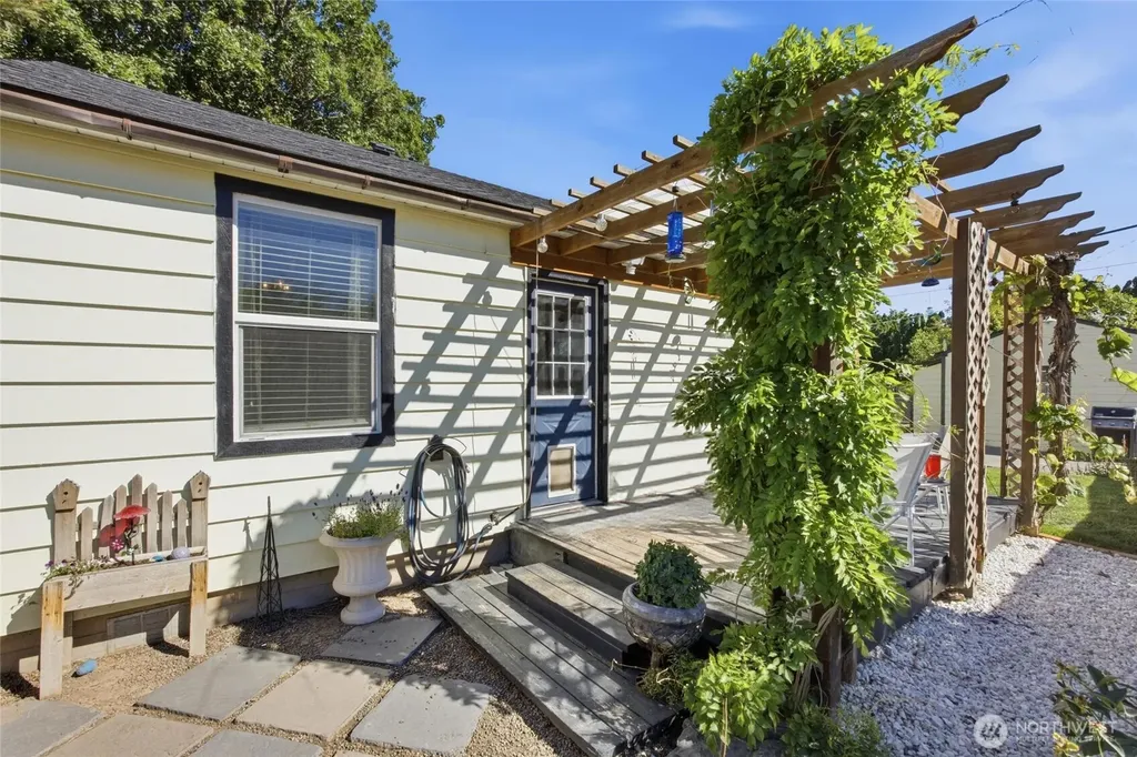 346 7th Ave SW Ephrata WA 98823