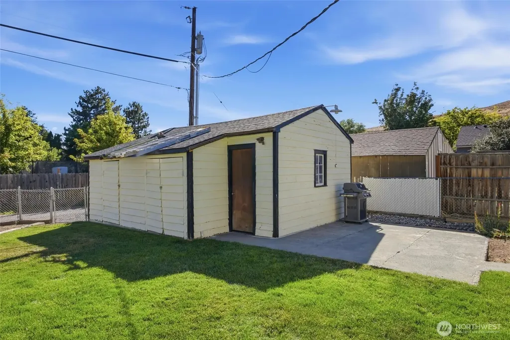 346 7th Ave SW Ephrata WA 98823