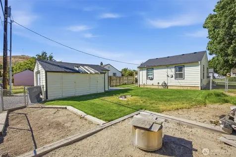 346 7th Ave SW Ephrata WA 98823