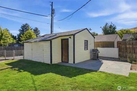346 7th Ave SW Ephrata WA 98823