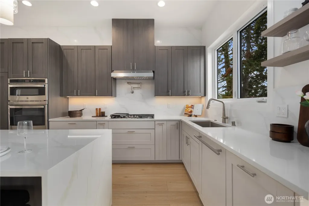 437 Hazel Avenue N Kent WA 98030