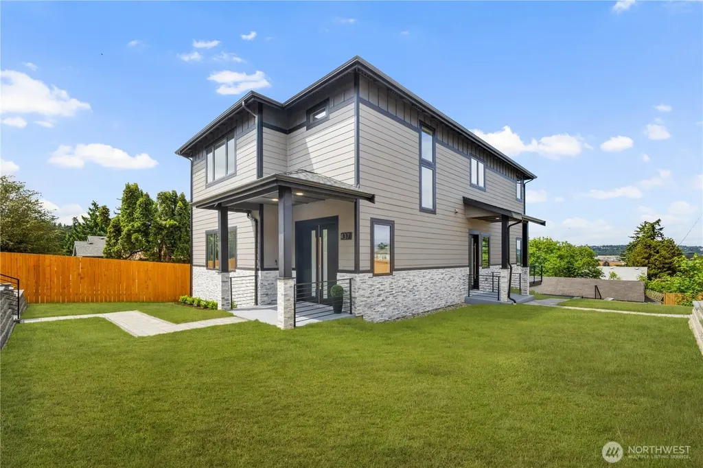 437 Hazel Avenue N Kent WA 98030
