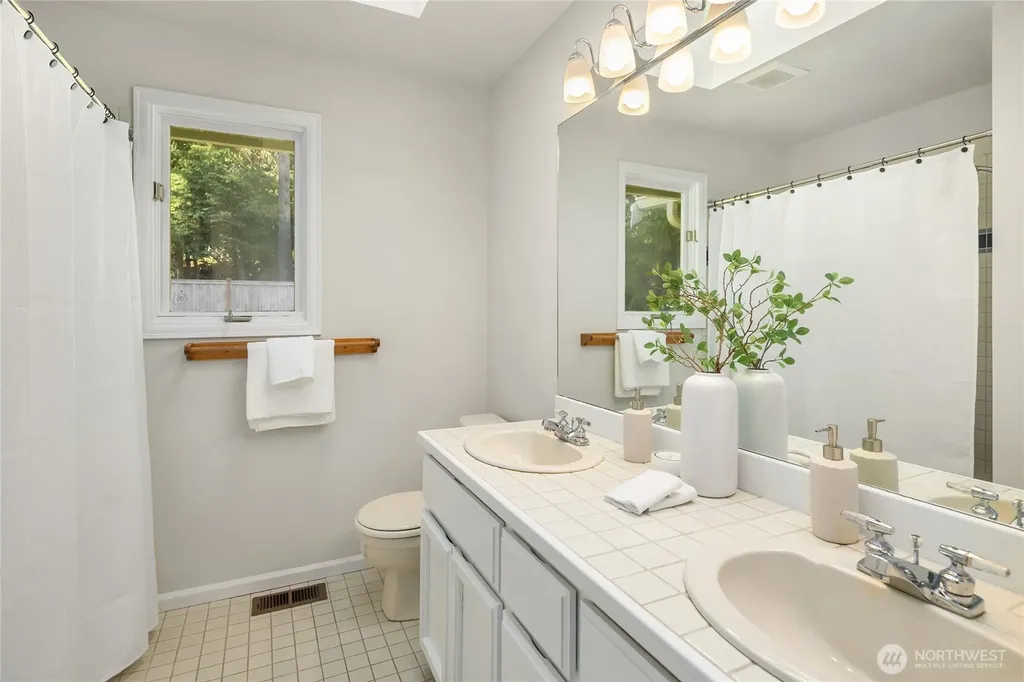 15046 SE 65th Street Bellevue WA 98006