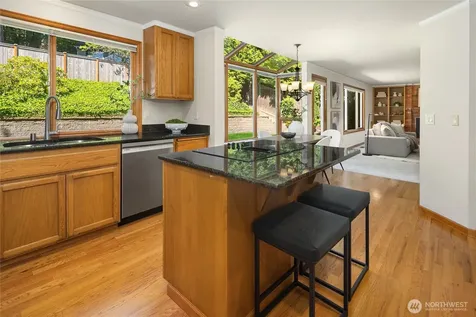 15046 SE 65th Street Bellevue WA 98006