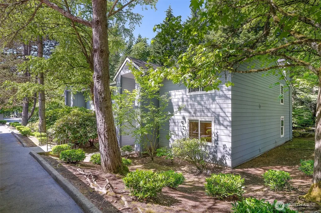 12615 100th Lane NE Kirkland WA 98034