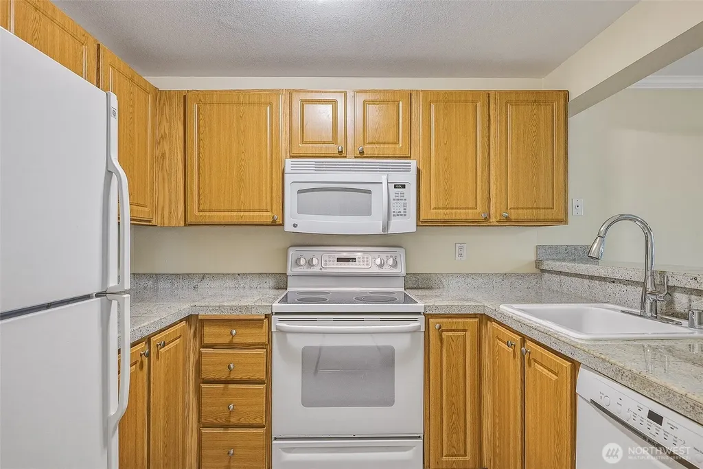 12615 100th Lane NE Kirkland WA 98034