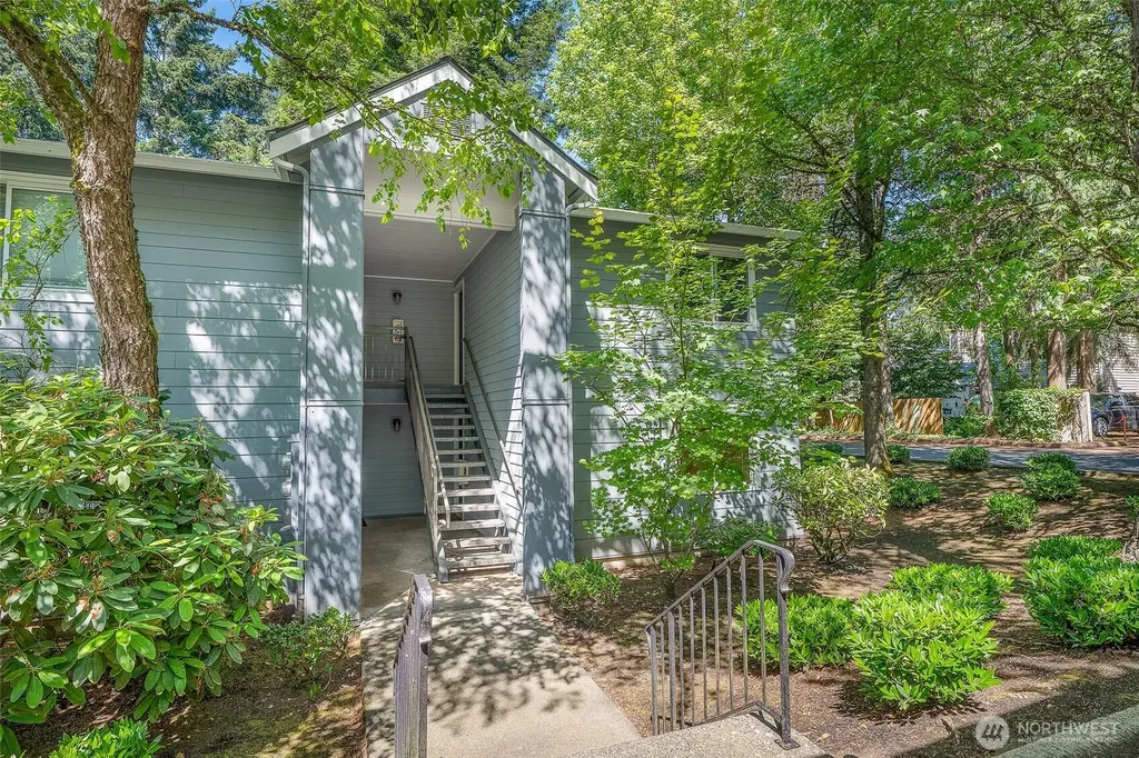 12615 100th Lane NE Kirkland WA 98034