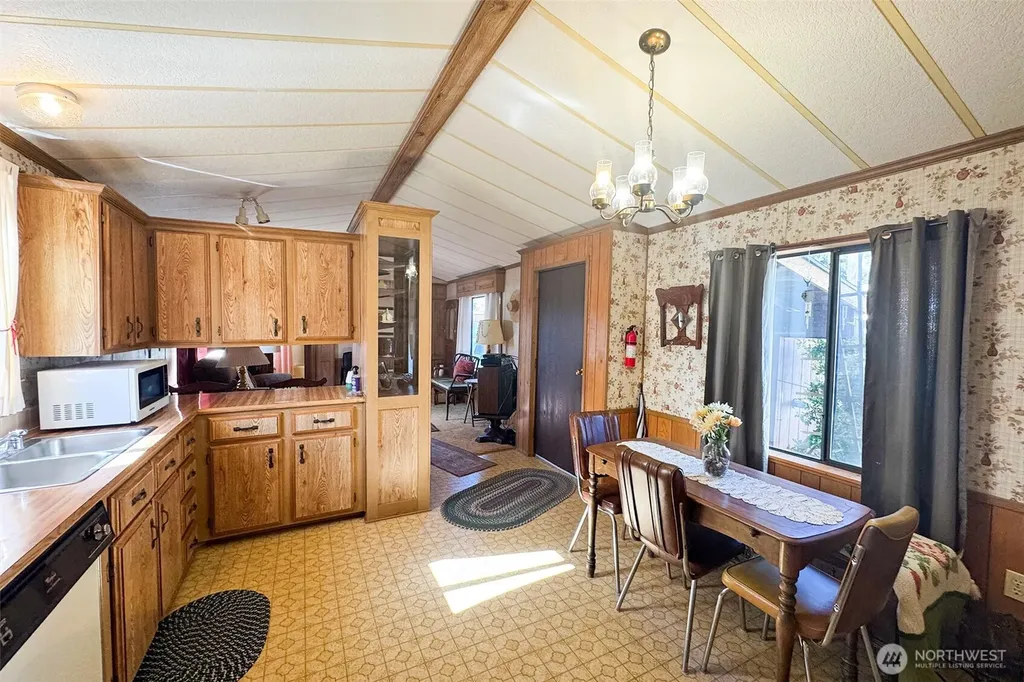2240 Peace Portal Drive, Unit#15 Blaine WA 98230