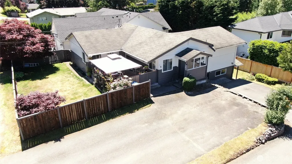 1254 8th Avenue S Edmonds WA 98020
