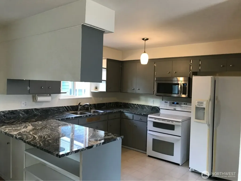 1254 8th Avenue S Edmonds WA 98020