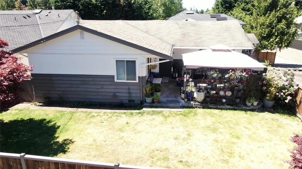1254 8th Avenue S Edmonds WA 98020